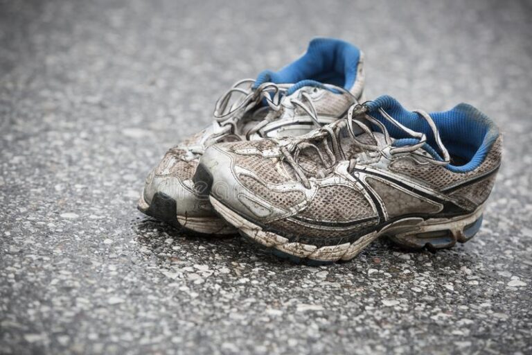 Come si puliscono le scarpe da running?
